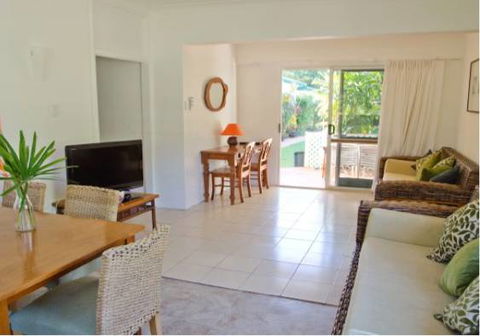 Villa Marine Cairns Beach Self Contained Holiday Apartments - Australian Directory 4