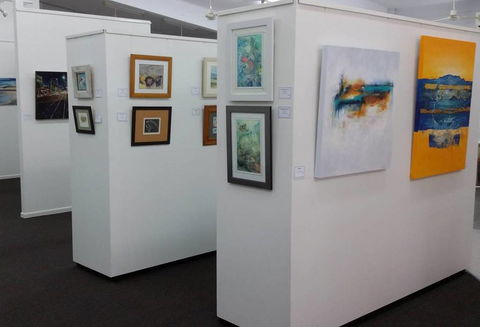 Gallery 5 Hervey Bay Arts Society Inc - Australian Directory 1