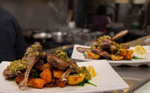 Magna's On Main - Australian Directory 9