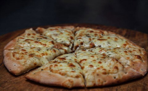 Magna's On Main - Australian Directory 10