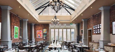 Oscar's Hotel Bar And Restaurant - Australian Directory 3