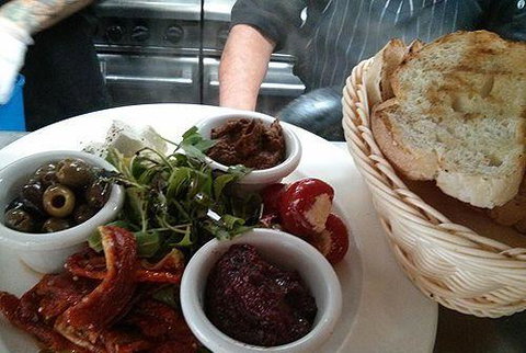 Empire Bay Tavern - Australian Directory 8