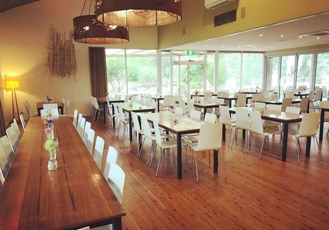 Spoons Riverside - Australian Directory 4