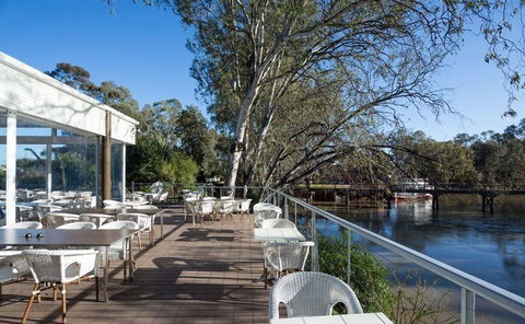 Spoons Riverside - Australian Directory 5