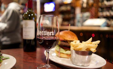 Settlers Tavern - Australian Directory 11