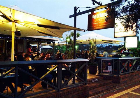 Settlers Tavern - Australian Directory 4
