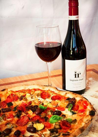 Bonnie And Clydes Pizzaria - Australian Directory 8