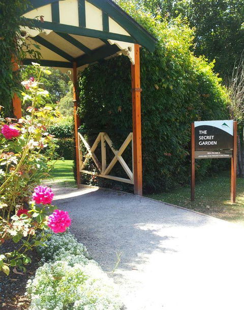 Bluebush Cafe - Australian Directory 14