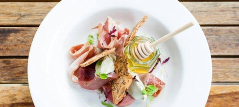 The Rising Sun Hotel - Australian Directory 2
