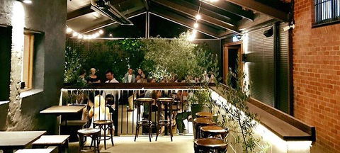 Centra Hotel - Australian Directory 12