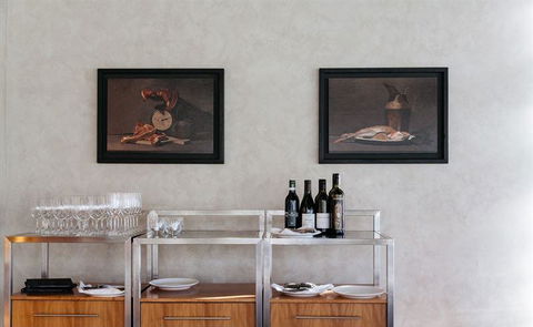 The Jolly Miller Sunbury - Australian Directory 16