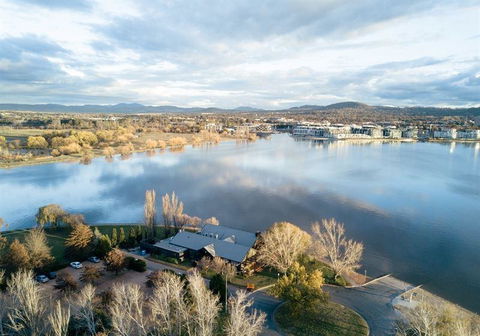 The Jolly Miller Sunbury - Australian Directory 6