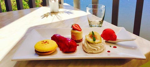 Flutes Restaurant - Australian Directory 3