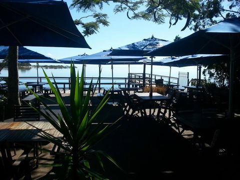 Goody’s On The Beach - Australian Directory 0