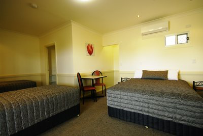 Park Avenue Hotel-Motel - Australian Directory 0