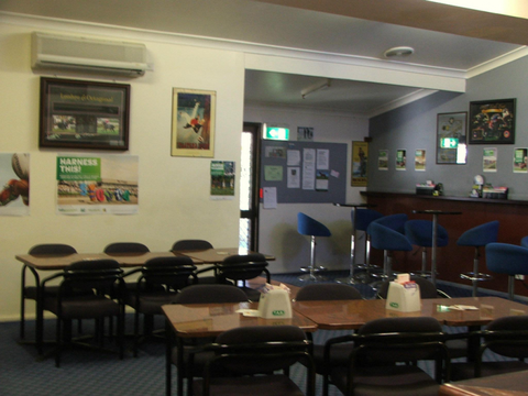 Old Bar Tavern - Australian Directory 4