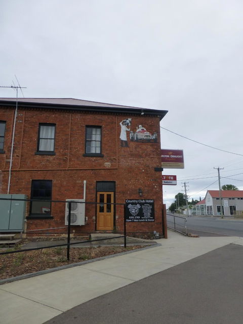 Cheqered Flag Bistro - Australian Directory 4