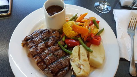 Snug Tavern - Australian Directory 0