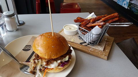 V Burger Bar - Australian Directory 0