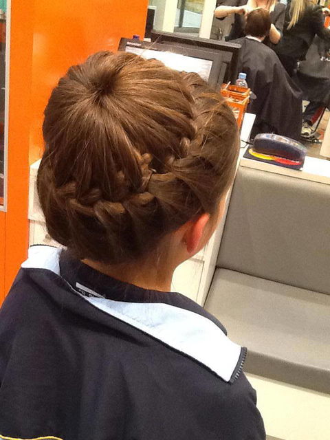 Oskas Hair Designs & Barbers - Australian Directory 1