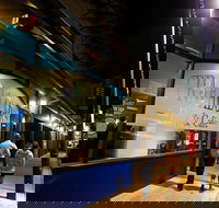 Trafalgars Hotel - Australian Directory