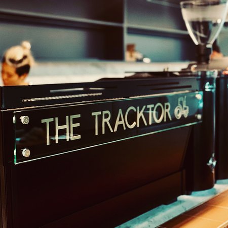 Toorak Tracktor - Australian Directory 0