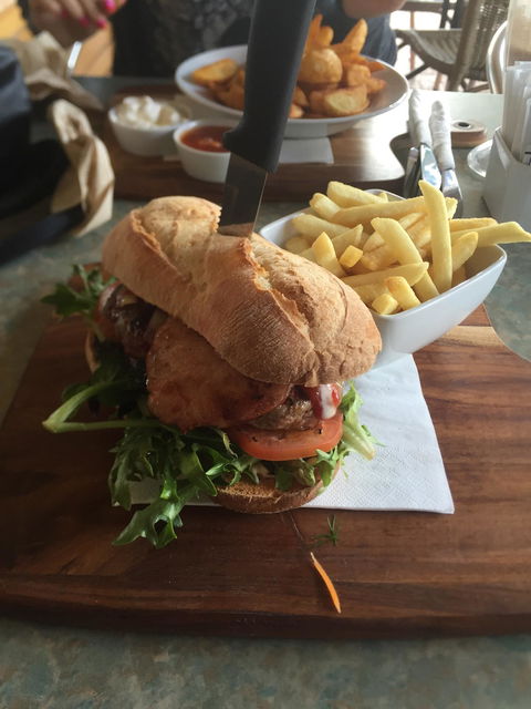 Henk's Cafe - Australian Directory 4