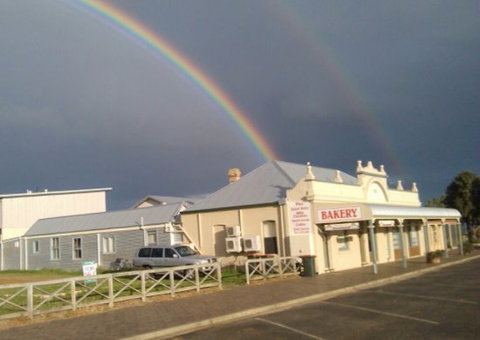 Shipwrecked Gourmet Bakery - Australian Directory 0