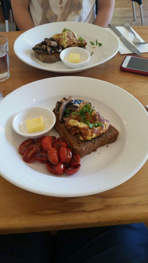 Smithereens Cafe - Australian Directory 3