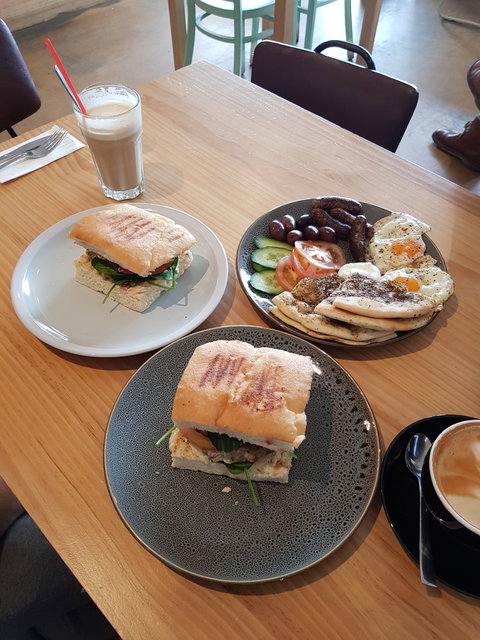 The Middle Store - Australian Directory 1