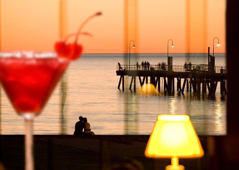 Horizons Cocktail Lounge - Australian Directory 0