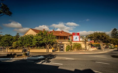 Port Noarlunga Hotel - Australian Directory 0