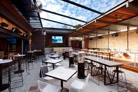 The Feathers Hotel - Australian Directory 0