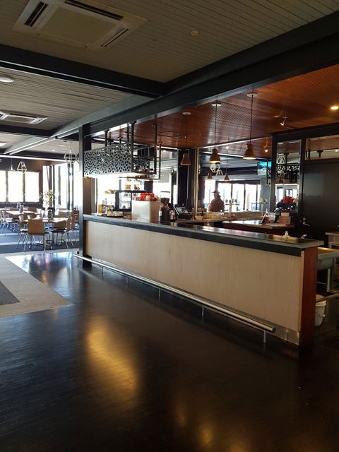 Berri Hotel Bistro - Australian Directory 9