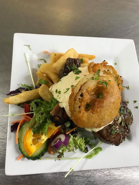 Clare Castle Hotel Restaurant - Australian Directory 4