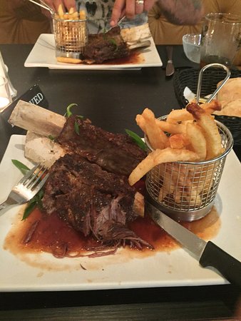 Murray Bridge Hotel- Dining Room - Australian Directory 0