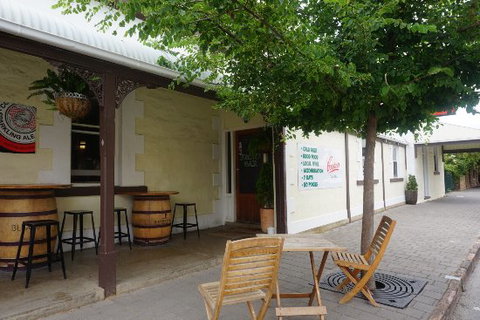 Robin Hood Hotel - Australian Directory 0