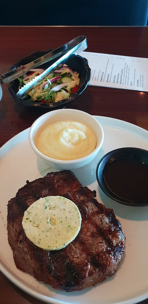 Sarins Bar & Restaurant - Australian Directory 5