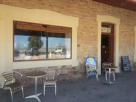 Old Pier Hotel - Australian Directory 0