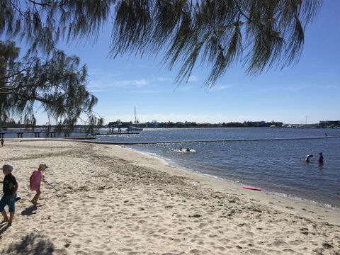 Cafe 7 Paradise Point - Australian Directory 0