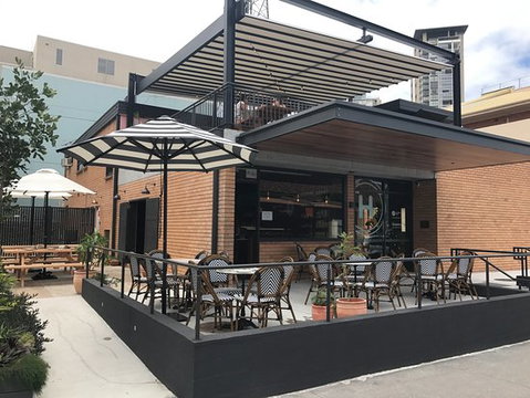 Mr P.P.'s Deli & Rooftop - Australian Directory 0