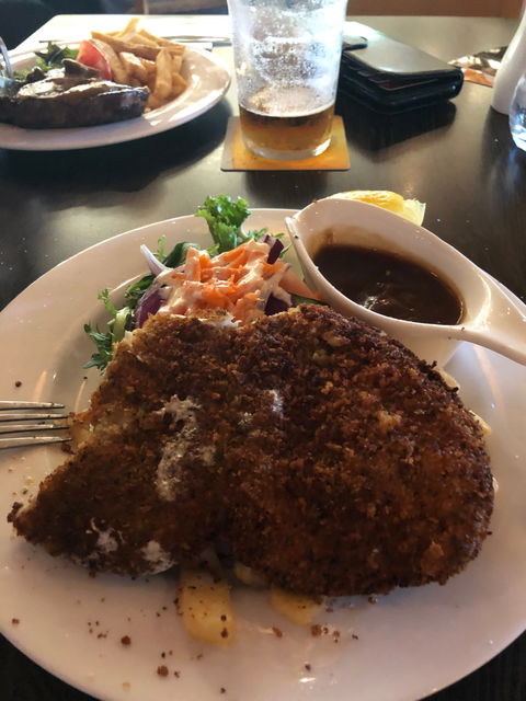 Burleigh Town Tavern - Australian Directory 4