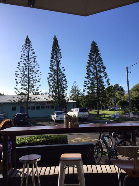 High Tide Bar, Grill And Cafe - Australian Directory 1