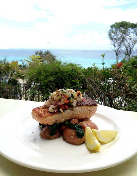 Manta Ray Bistro At Stradbroke Island Beach Hotel - Australian Directory 1