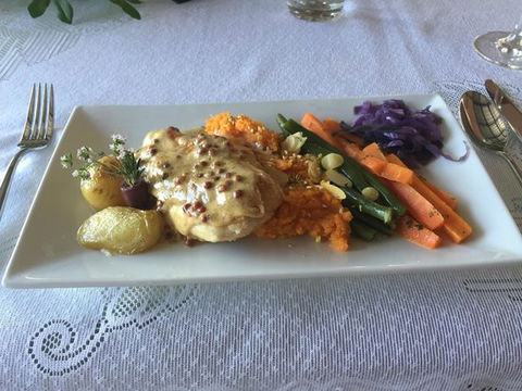 Louise's Tables Restaurant - Australian Directory 0