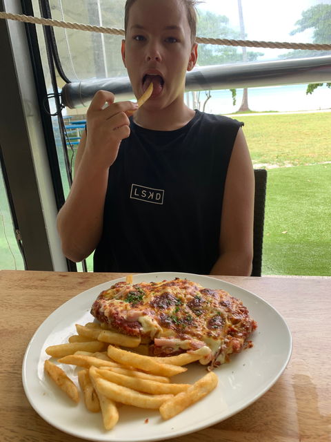King Reef Hotel Restaurant - Australian Directory 4