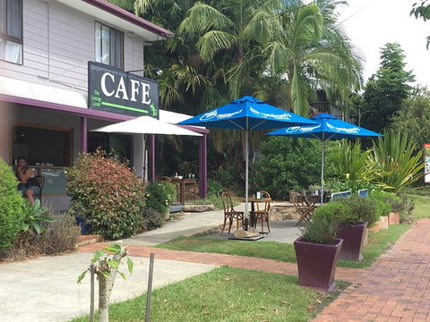The Lounge Lizard Cafe - Australian Directory 0