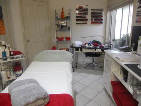 Beauty In Profile - Australian Directory 1