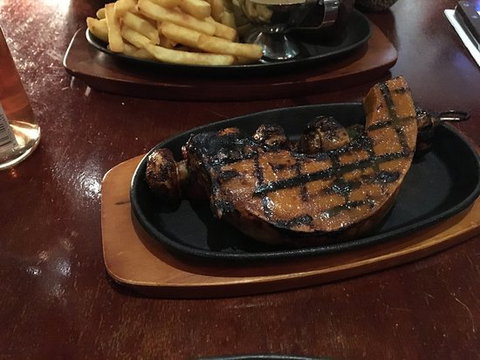 Squires Loft - Australian Directory 0