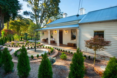 Coonara Springs Restaurant - Australian Directory 0